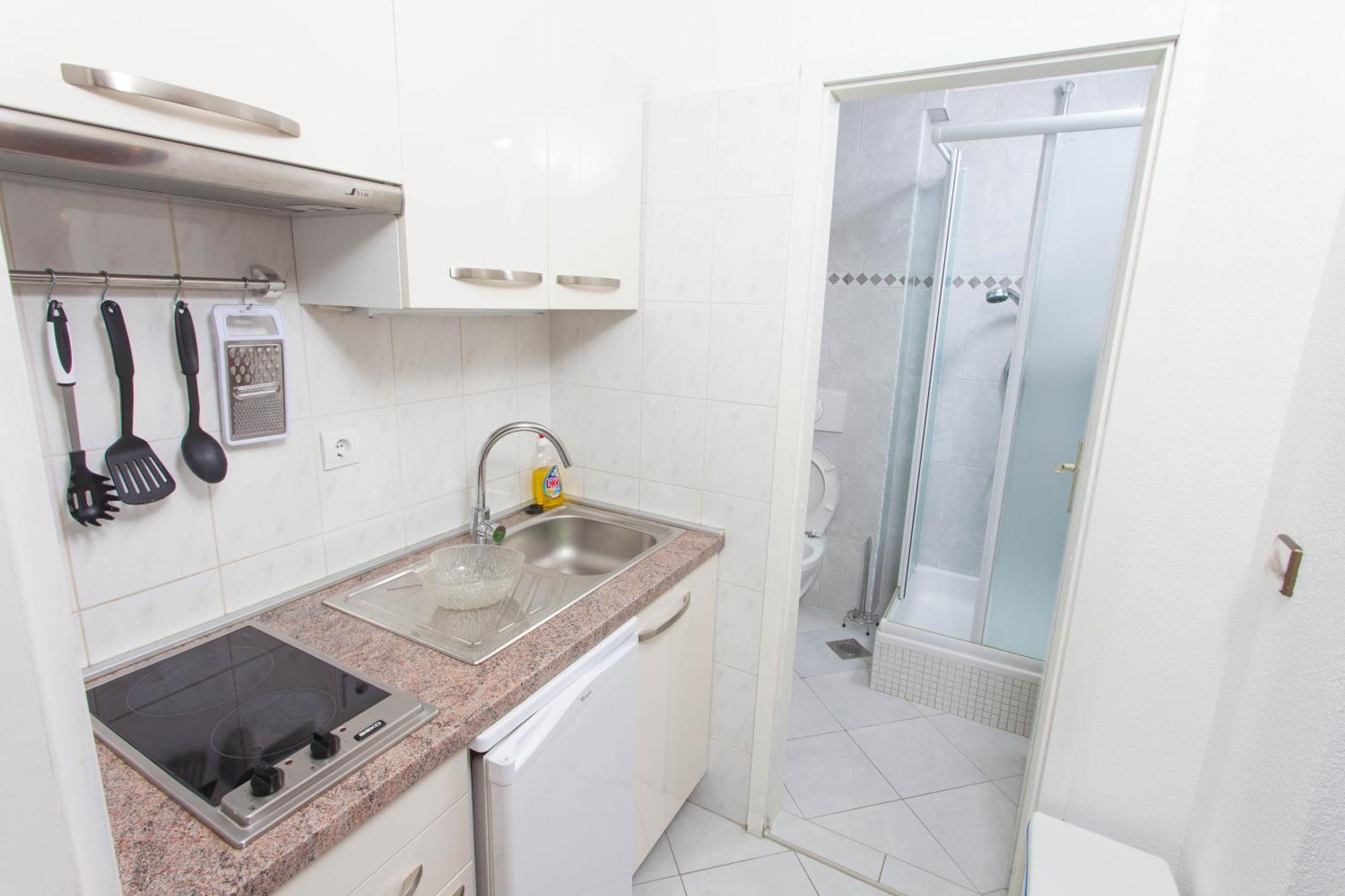 شقة House Bilic Baška Voda الغرفة الصورة