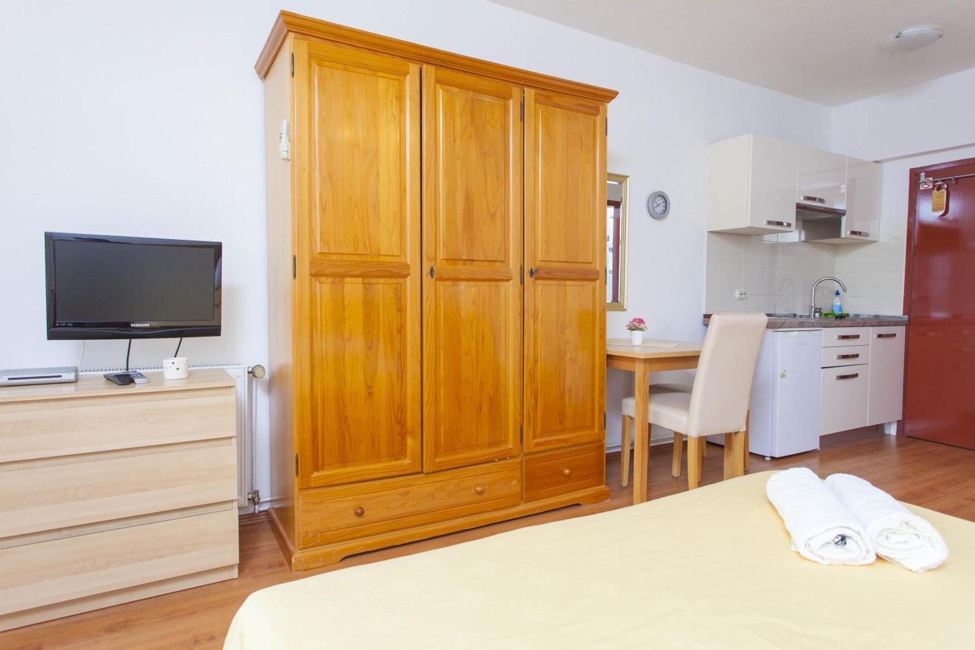 شقة House Bilic Baška Voda الغرفة الصورة