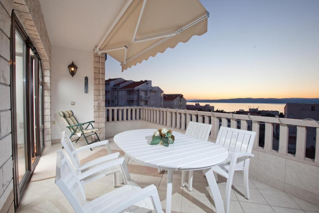 شقة House Bilic Baška Voda الغرفة الصورة