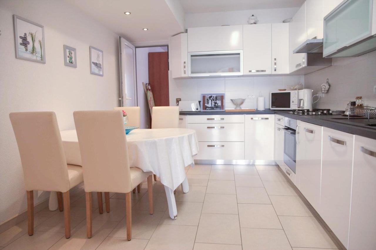 شقة House Bilic Baška Voda المظهر الخارجي الصورة